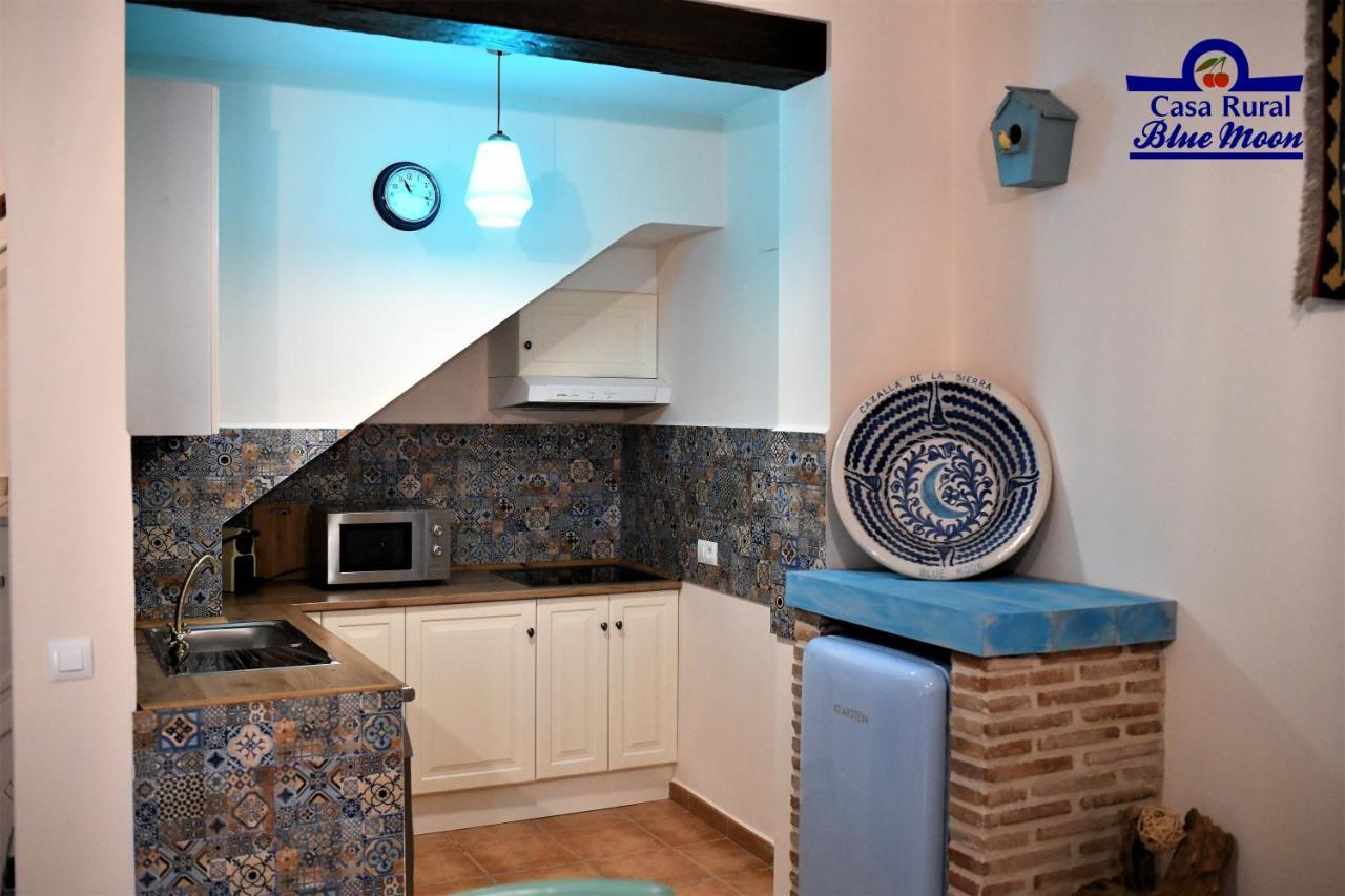 Casa Rural Blue Moon Guest House กาซาญา เดลา เซียร์รา ภายนอก รูปภาพ